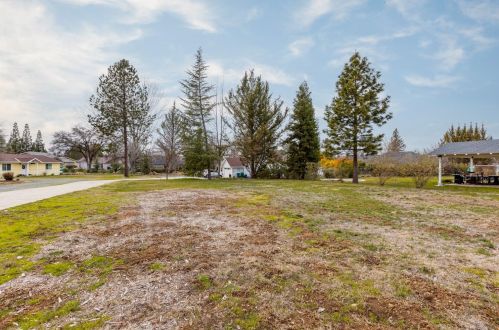 17900 Lake Forest Dr, Lake Wildwood CA  95946-8806 exterior