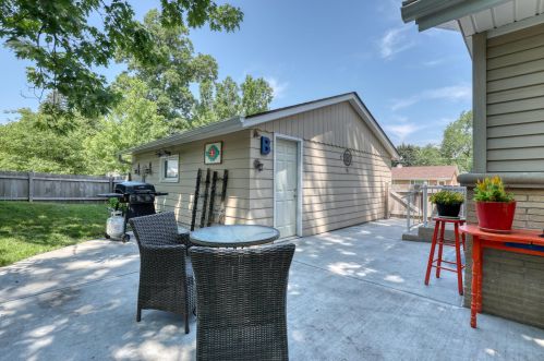 7301 Eden Pl, Milwaukee, WI 53220-1107