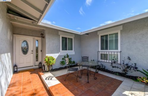 124 Anna Maria St, Livermore, CA 94550-3903