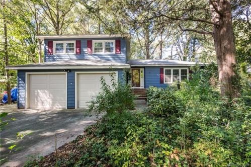 6701 Lakeside Dr, Charlotte, NC 28215-4086