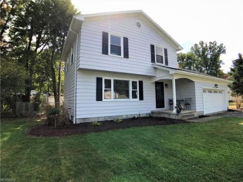 3761 Robert Frost Dr, Youngstown, OH 44511-1161