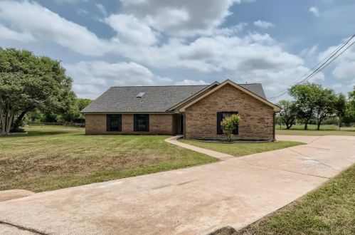 1002 Kinglet Cir, Creedmoor, TX 78610-2651