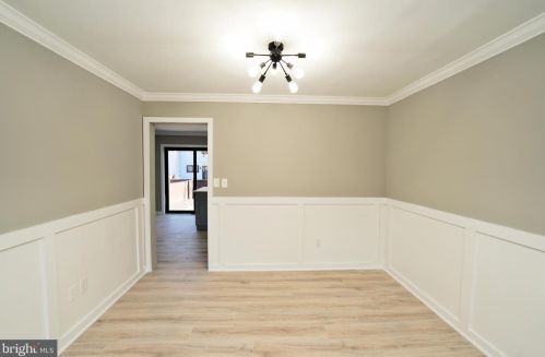 164 Canterbury Ct, East Windsor NJ 08520-5509 exterior