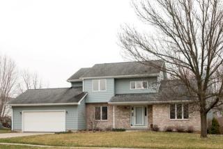 2041 Lynncrest Dr, Iowa City, IA 52241-2776