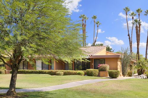 14 Seville Dr, Rancho Mirage CA  92270-3850 exterior
