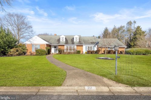 22 Harlech Dr, Wilmington, DE 19807-2508