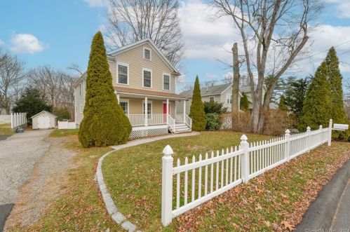 6 Nolan St, Norwalk CT  06850-2525 exterior