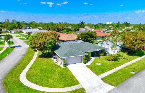 2735 Starwood Cir, West Palm Beach, FL 33406-5148