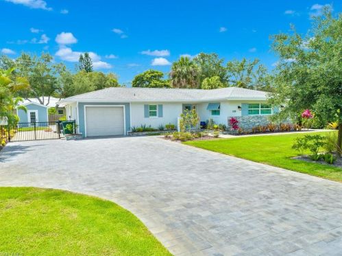 1150 Morningside Dr, Naples FL  34103-3312 exterior