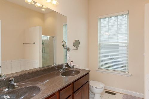 264 Burberry Ln, Charles Town WV  25414-5621 exterior