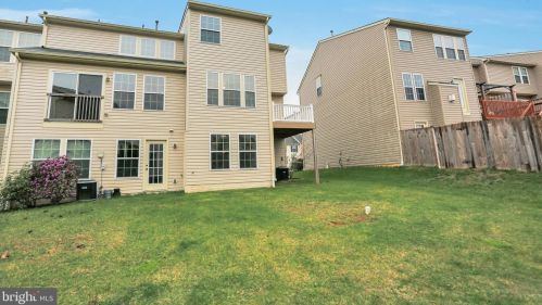 726 Blossom Dr, Hanover PA  17331-2078 exterior