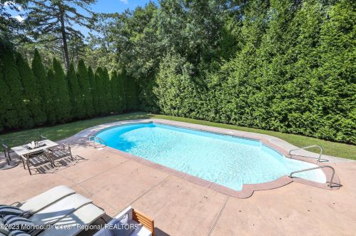 2 Wilson Blvd, Jackson Twp NJ  08527-3433 exterior