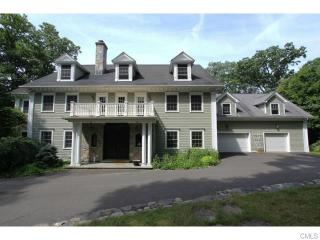 84 Pinewood Rd, Stamford, CT 06903-2520
