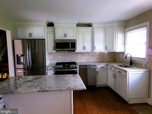 209 Stephen Dr, Riverton, NJ 08077-3275