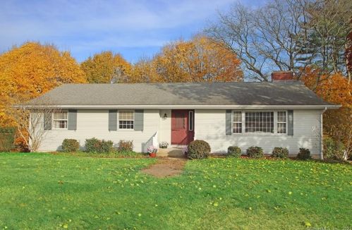 10 Albacore Dr, Waterford, CT 06385-2602