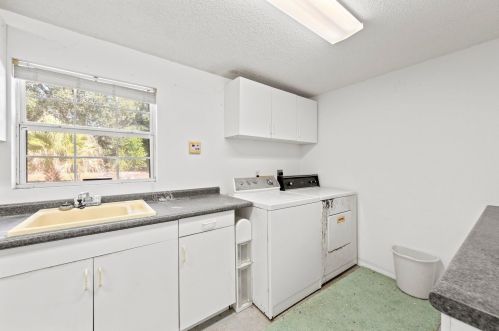 37 Walnut Ave, Shalimar FL  32579-1121 exterior