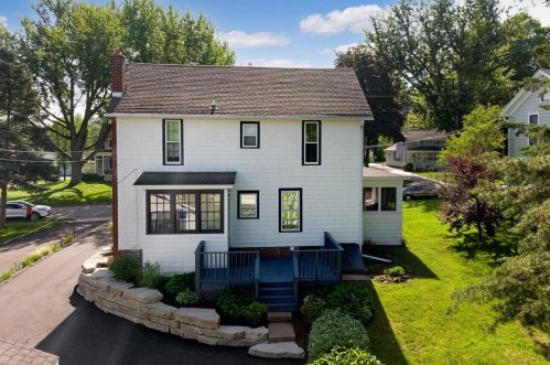 399 Lake St, Green Lake, WI 54941-8618