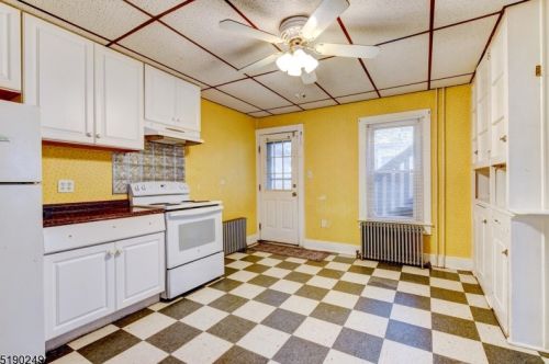 4 Jefferson St, Fredon NJ  07860-2028 exterior