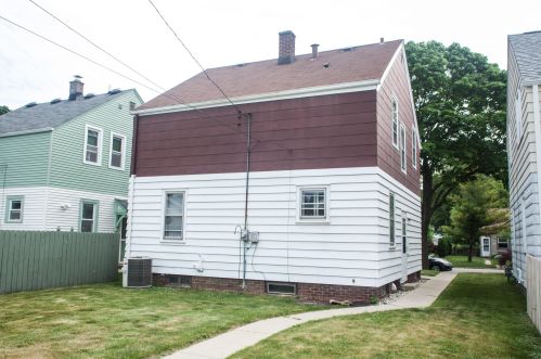 3321 Taylor Ave, Milwaukee, WI 53207-2727