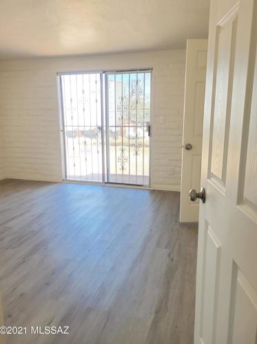 4941 La Cholla Blvd, Tucson AZ  85705-1260 exterior