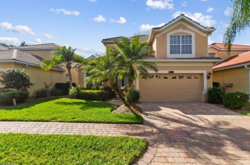 8843 Ventura Dr, Naples, FL 34109-4338