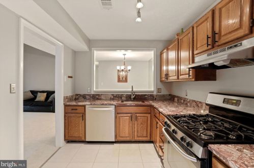 7620 Willow Pt Dr, Falls Church VA  22042-7530 exterior