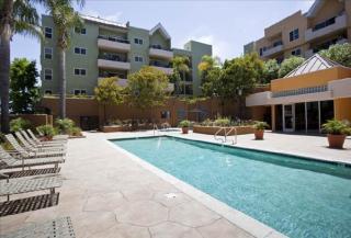 9400 La Tijera Blvd, Los Angeles CA  90045-7108 exterior