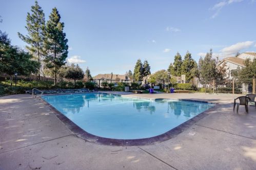 2851 Buena Crest Ct, San Jose CA  95121-2956 exterior