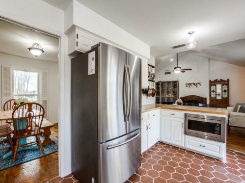 1135 Midway Dr, Richardson TX  75081-3629 exterior