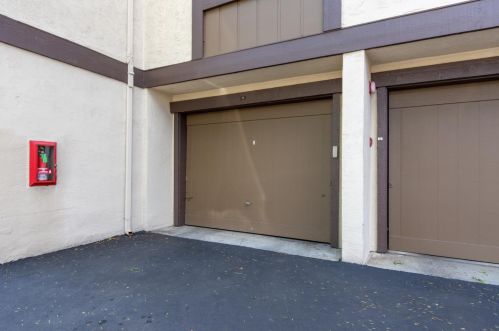 765 San Antonio Rd, Palo Alto CA  94303-4802 exterior