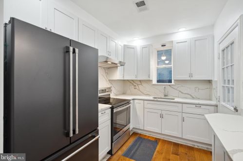 312 Manton St, Philadelphia PA  19147-5213 exterior