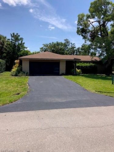 192 Palm View Dr, Naples, FL 34110-5708