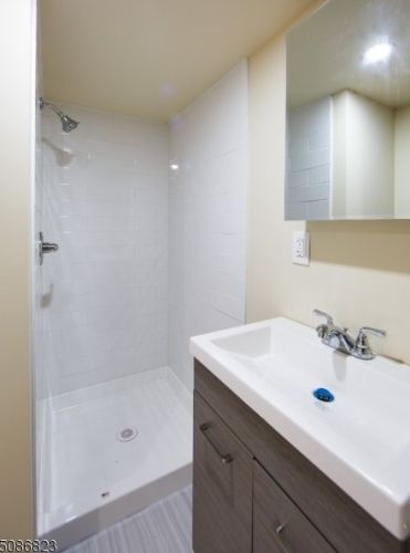 13 Orchard St, Califon NJ  07830-4134 exterior