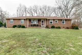 1806 Calloway Dr, Clarksville, TN 37042-3458