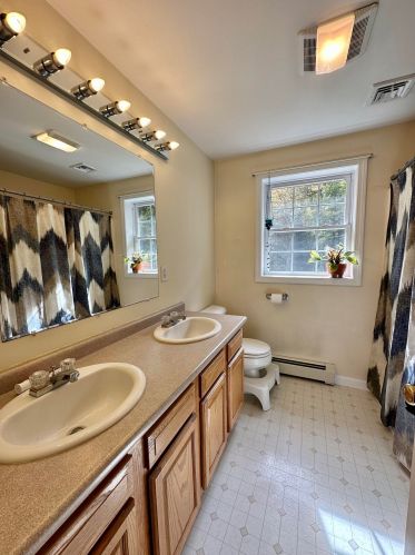 23 Strawberry Ln, Raymond NH  03077-2080 exterior