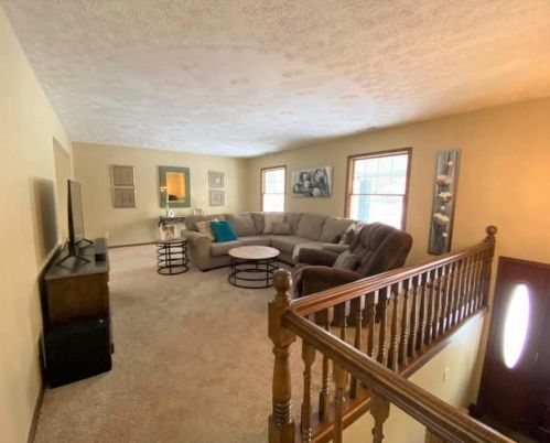 963 Everview Dr, Mount Vernon, OH 43050-9574