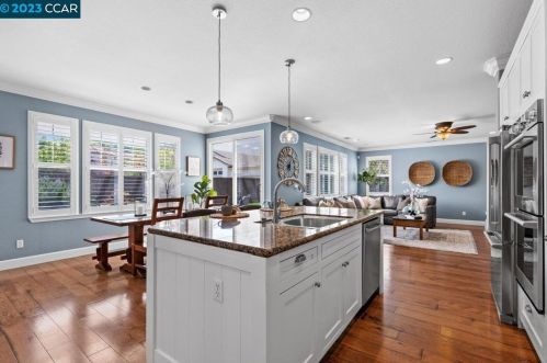 952 Maplegate Ct, Concord CA  94521-5450 exterior