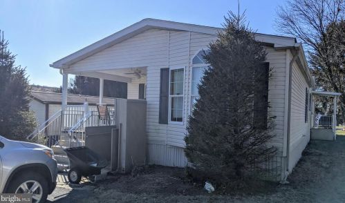 16 Shamrock Ave, Centre, PA 19541-9300