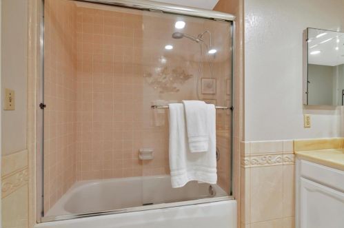 1066 Cross Springs Ct, San Jose CA  95120-1516 exterior