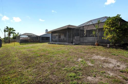 2131 Addison St, Fort Pierce FL 34984-4708 exterior