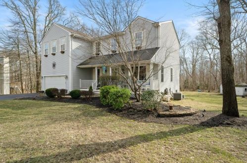 31 Jasmine Cir, South Kingstown, RI 02874-3642