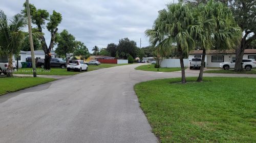 6511 31st St, Hollywood, FL 33023-3829