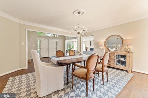 9106 Meadowcreek Ln, Lorton VA  22079-3238 exterior