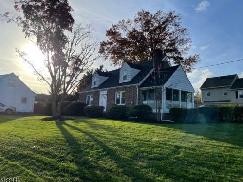 820 Main St, Manville, NJ 08835-2551