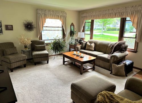 132 Newhall Ave, Waukesha, WI 53186-6238