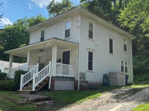 30 Spring St, Shade, OH 45701-1739