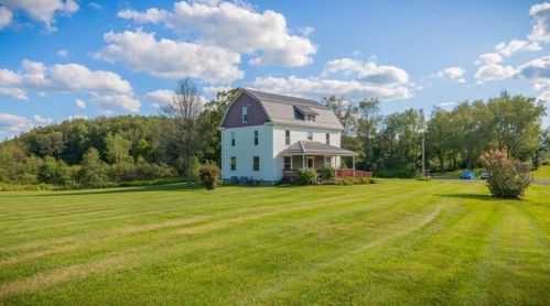 1743 Center Street Ext, Grove City, PA 16127-3361