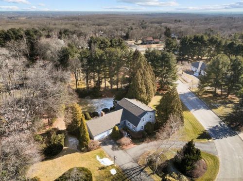 15 Sylvia Ln, Lincoln, RI 02865-4511