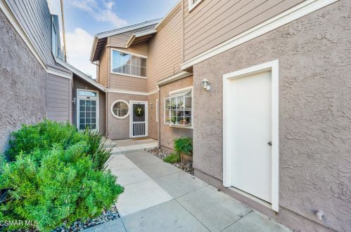 1890 Rory Ln, Simi Valley, CA 93063-4377