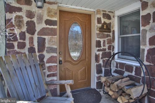5744 Old Durham Rd, Pipersville, PA 18947-1218